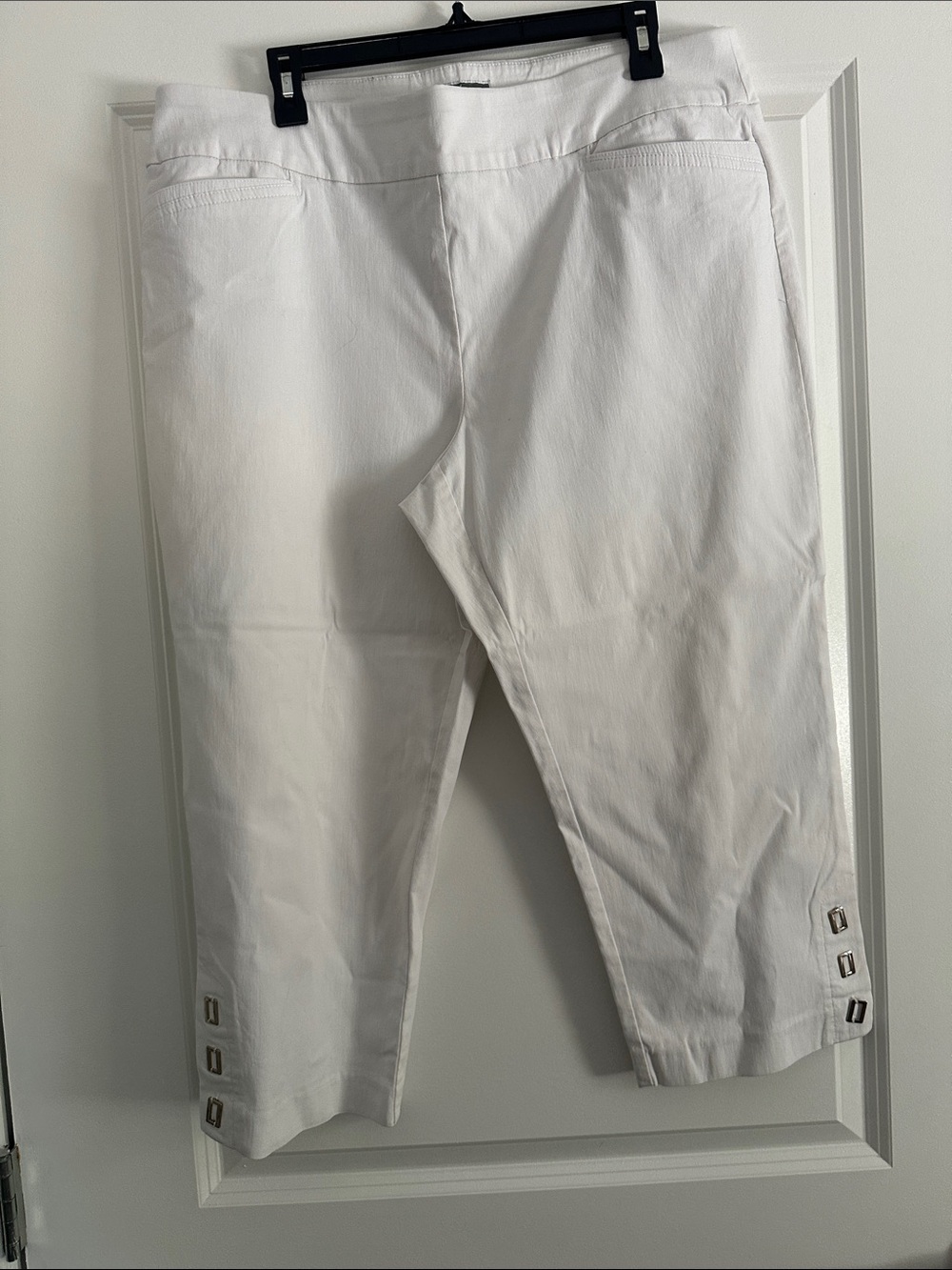 JM White Stretch Capri with Hem Embellishment